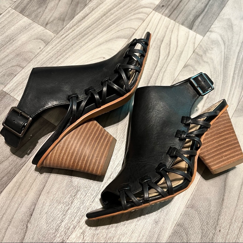 Vince Camuto black Ankara Urban lux sandals